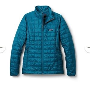 Patagonia Blue Puffer Jacket with Insulation and Quilted Design